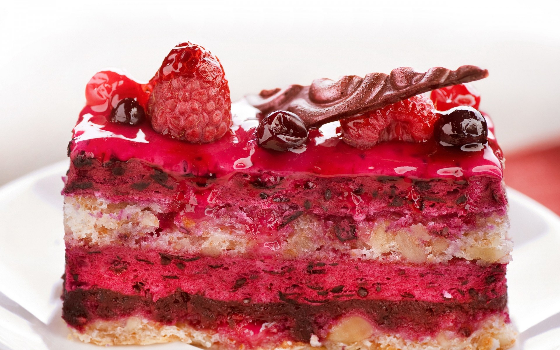 raspberry cake berries glaze dessert walnut