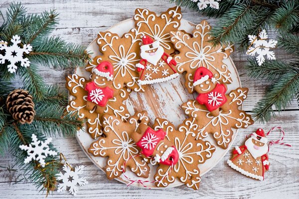 Biscotti di Capodanno, Pan di zenzero con decorazione decorativa