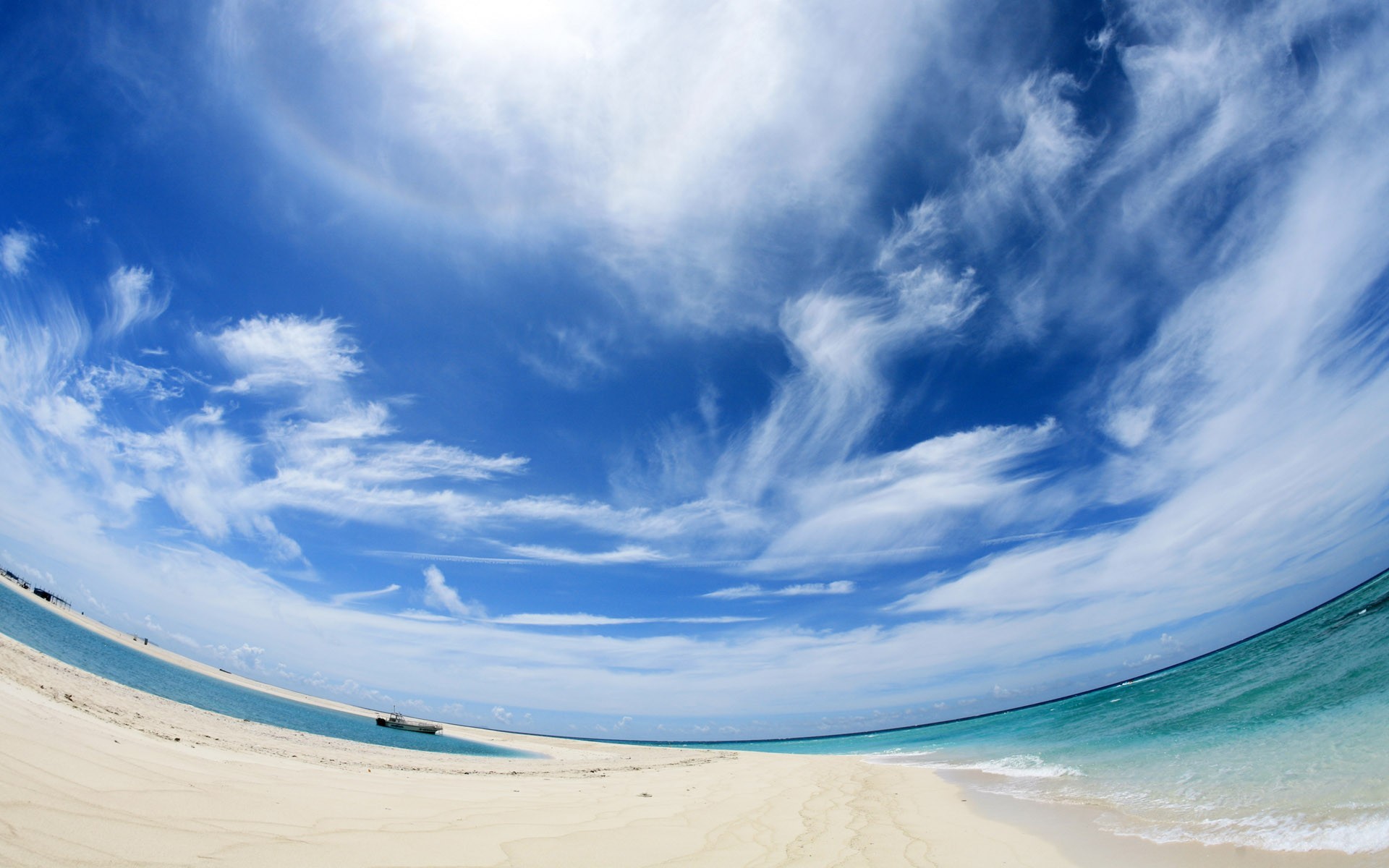 nuages eau sable panorama