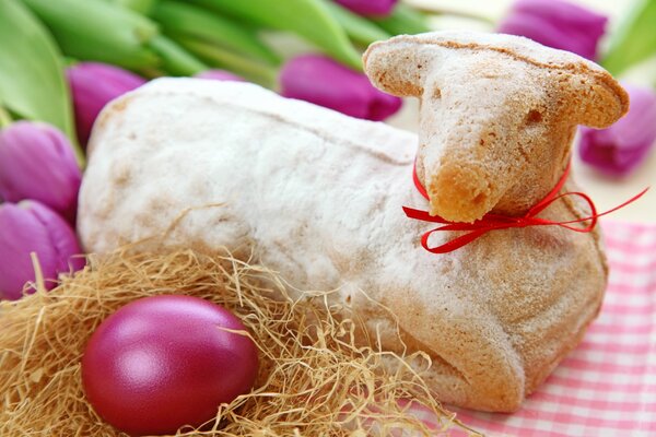 Bella decorazione della tavola per Pasqua