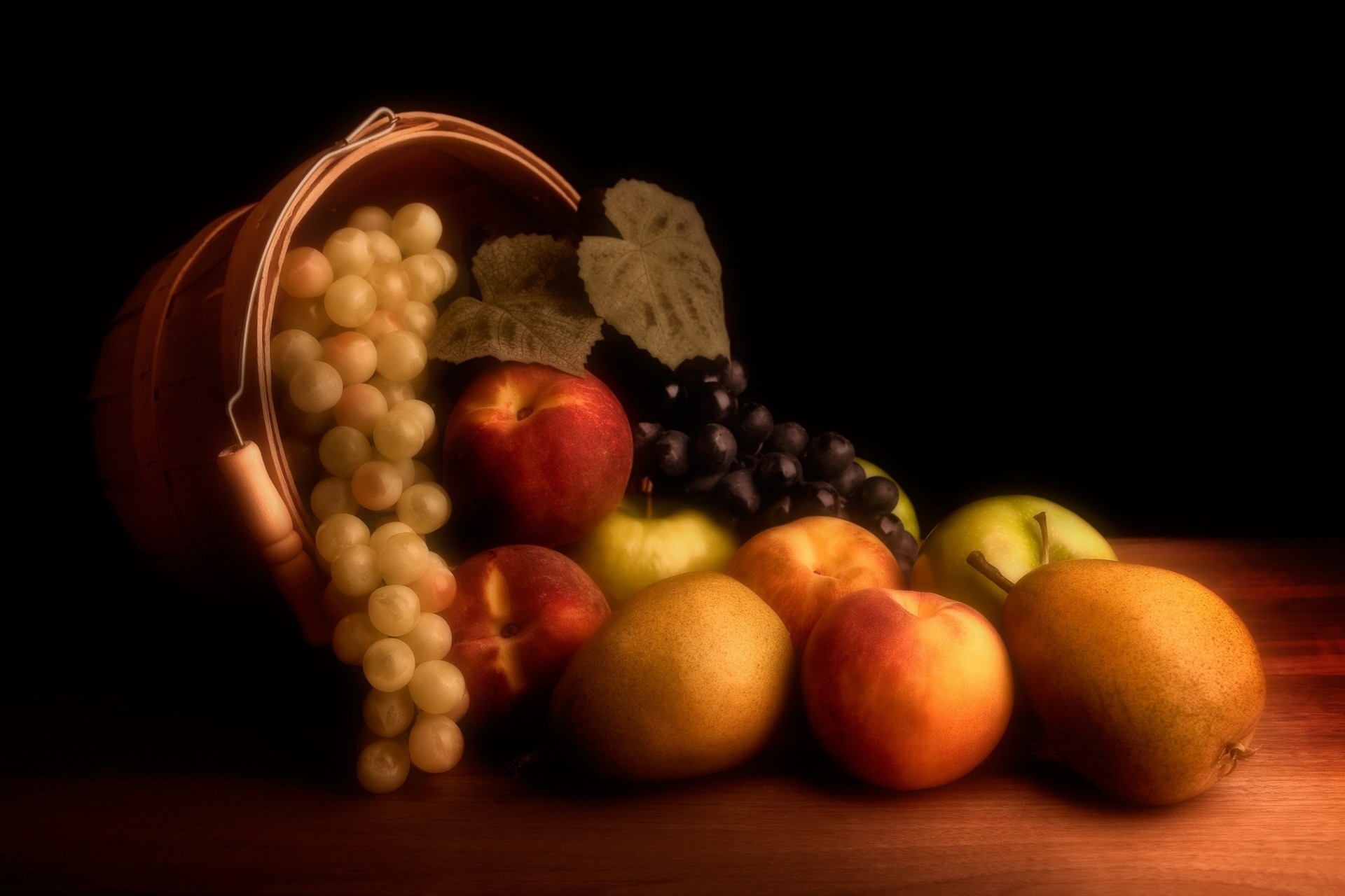 fruits lit poires pommes raisins pêches