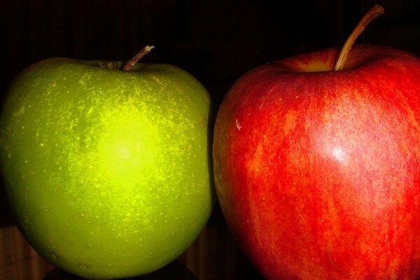 One sour, one sweet apple