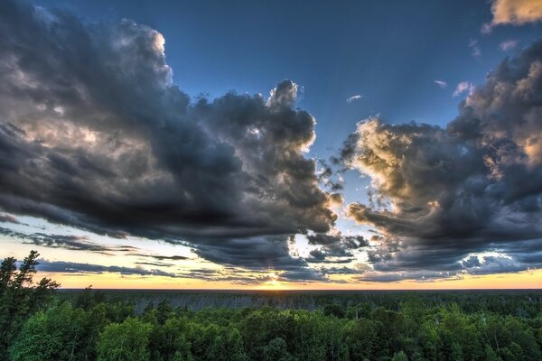 Heavenly tints of our evening