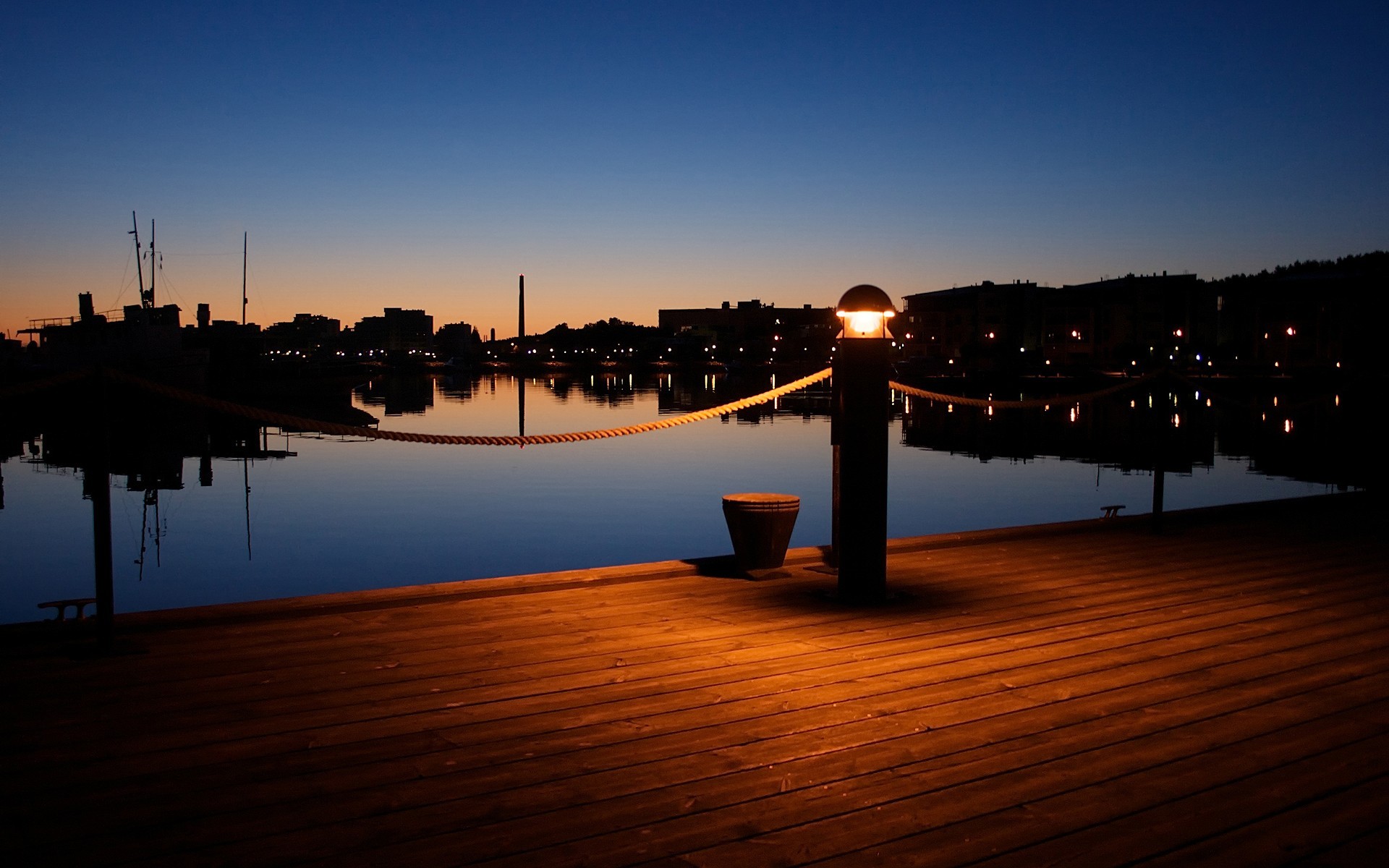 lanterne soirée quai lumières