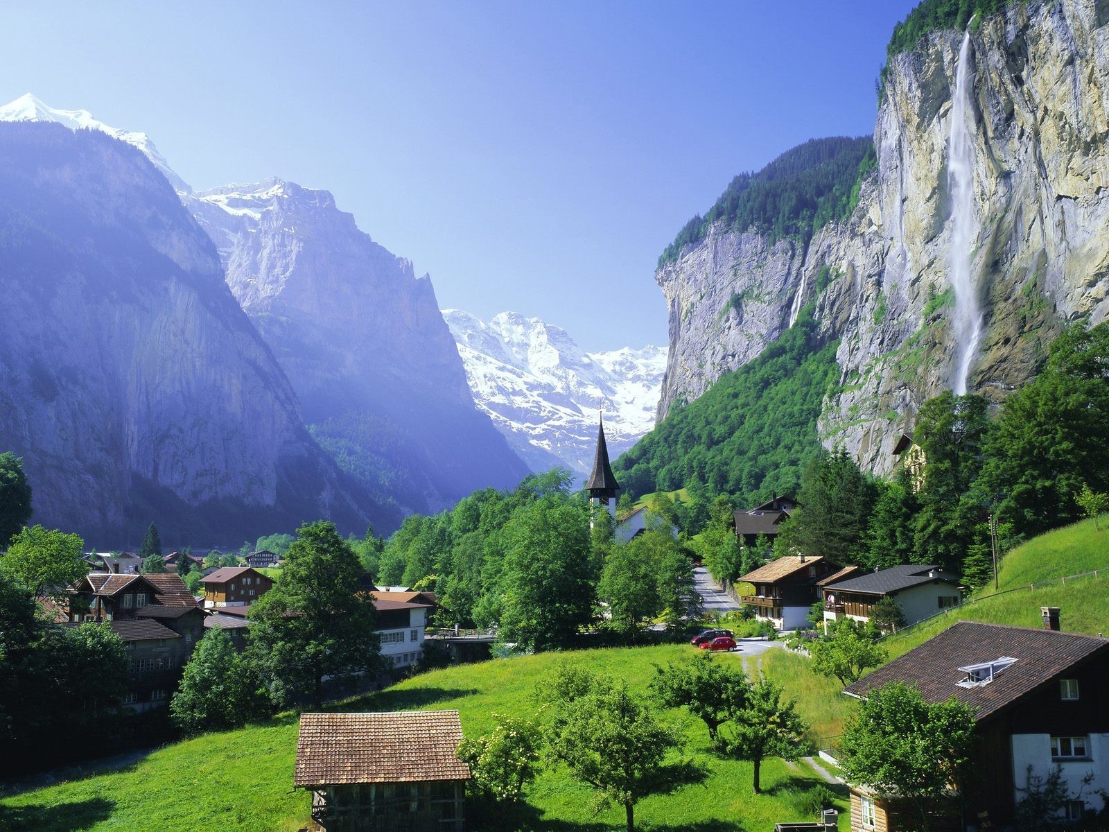 montañas cascada ciudad