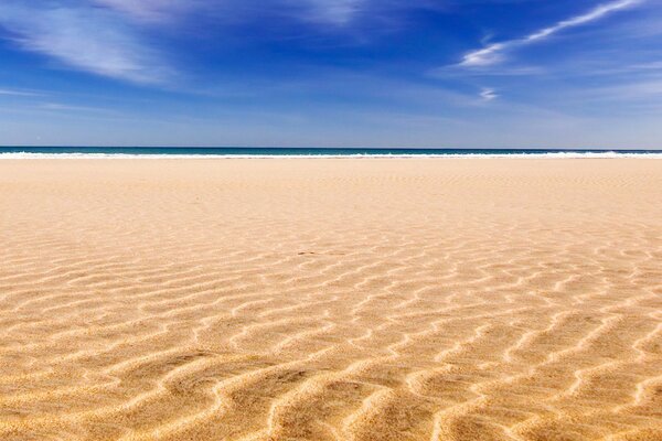 Mar de arena en el desierto caliente