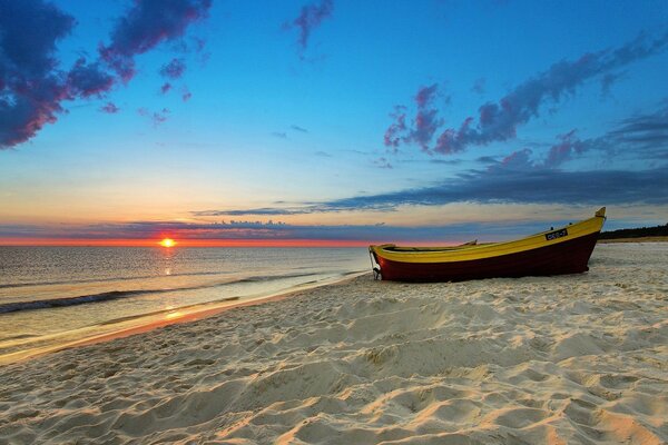 Mesmerizing sunset on the shore of the island