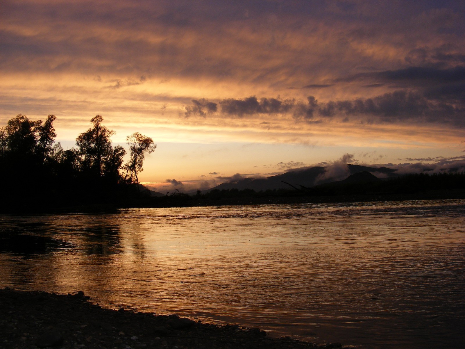 coucher de soleil rivière côte nature