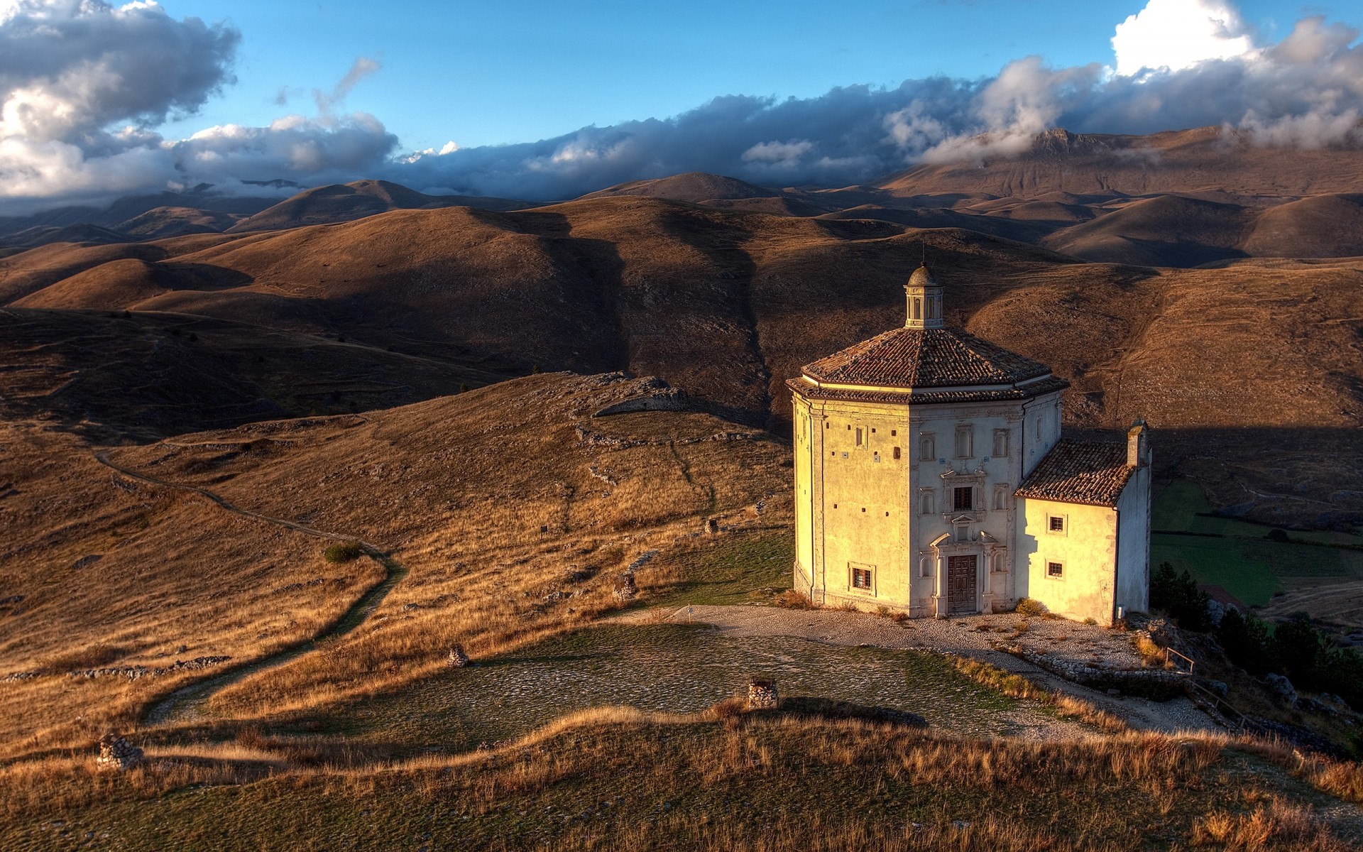 iglesia italia abruzzo colinas