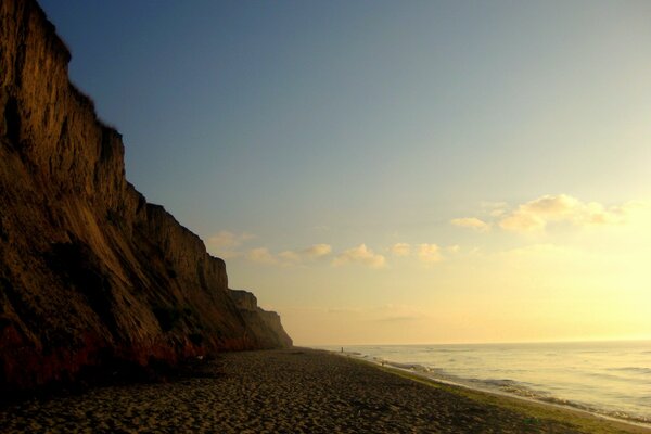 A quiet morning on the seashore. Red