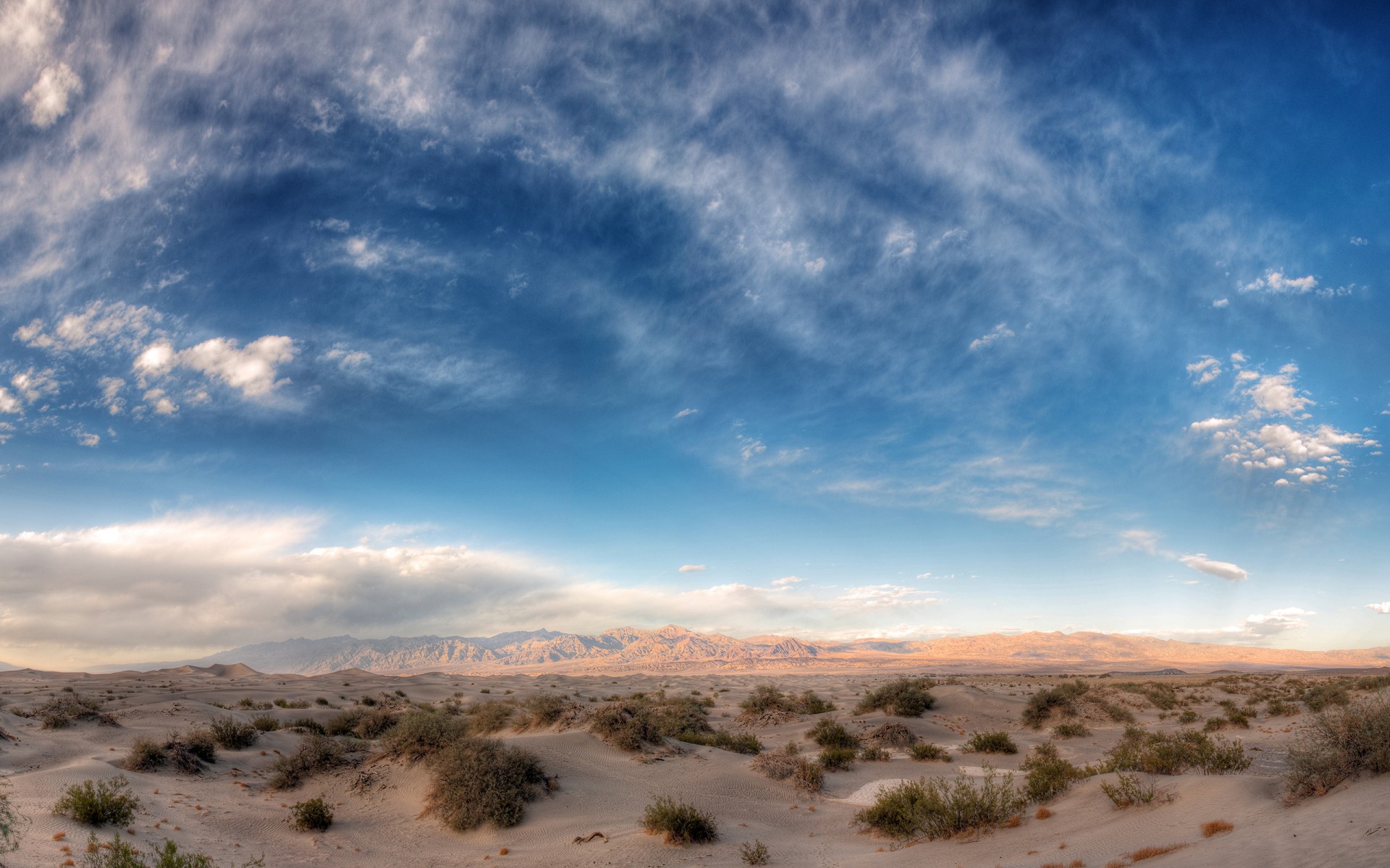горы песок пустыня небо
