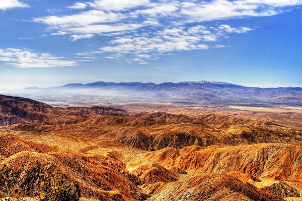 Paysage de montagne par temps clair