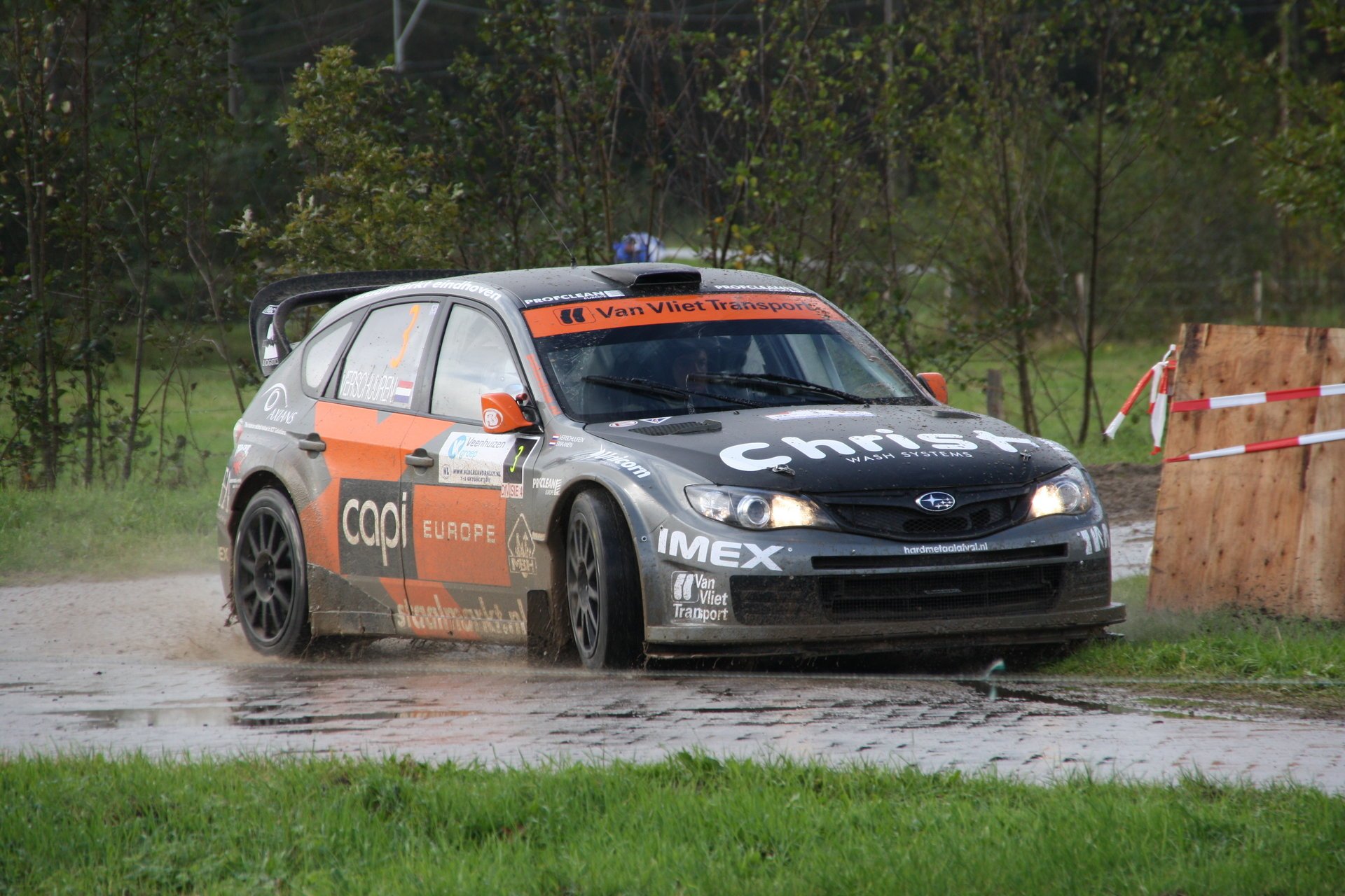 ubaru wrx deszcz sti dirt rajd impreza