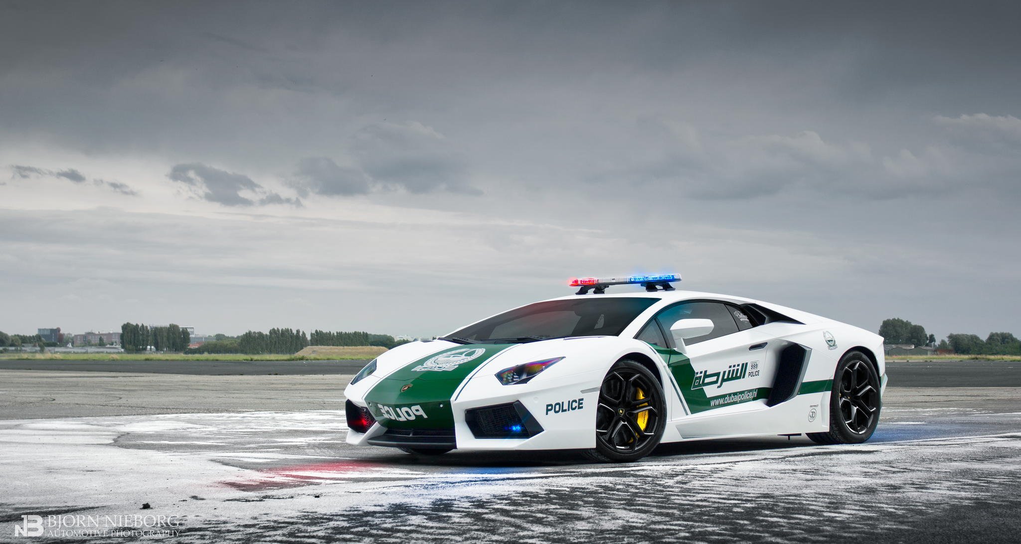 lamborghini aventador lp700-4 dubai polizia auto