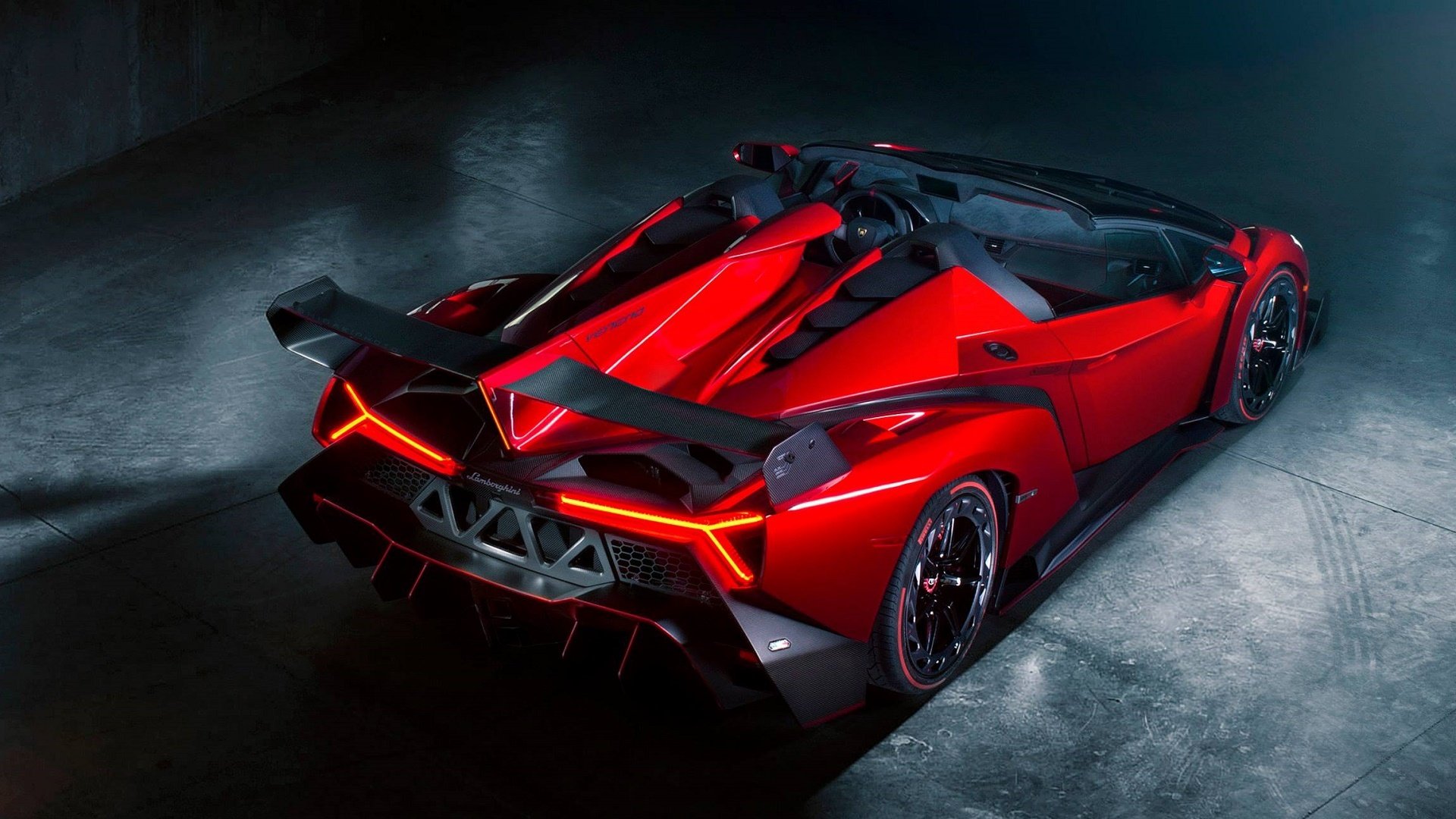 lamborghini veneno roadster supercar rouge lamborghini veneno rouge spoiler