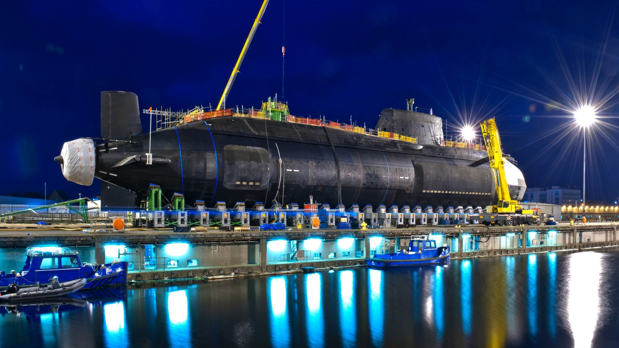 hms artful s121 nuclear underwater boat doc pier