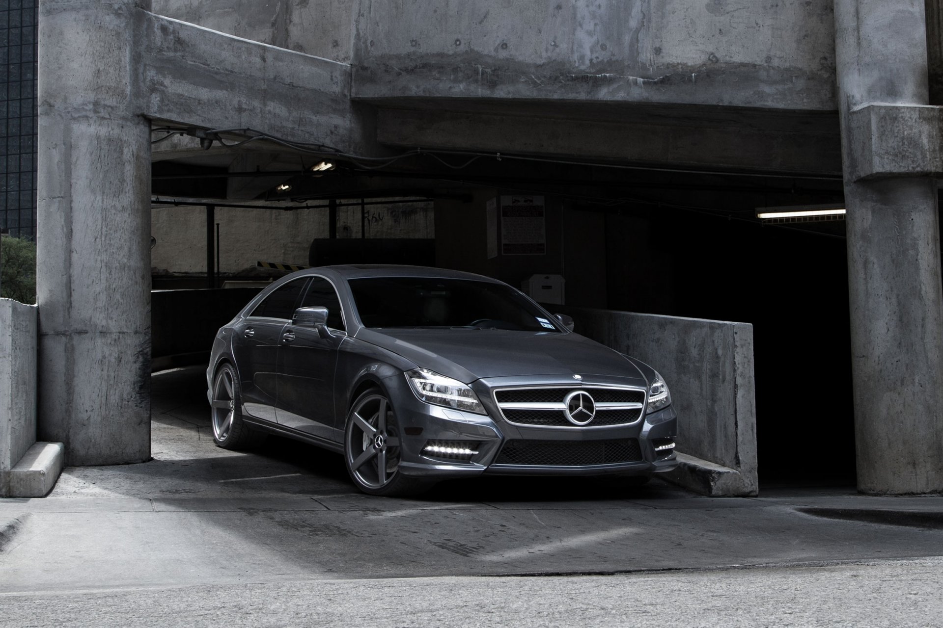 mercedes-benz cls auto auto tuning parcheggio uscita