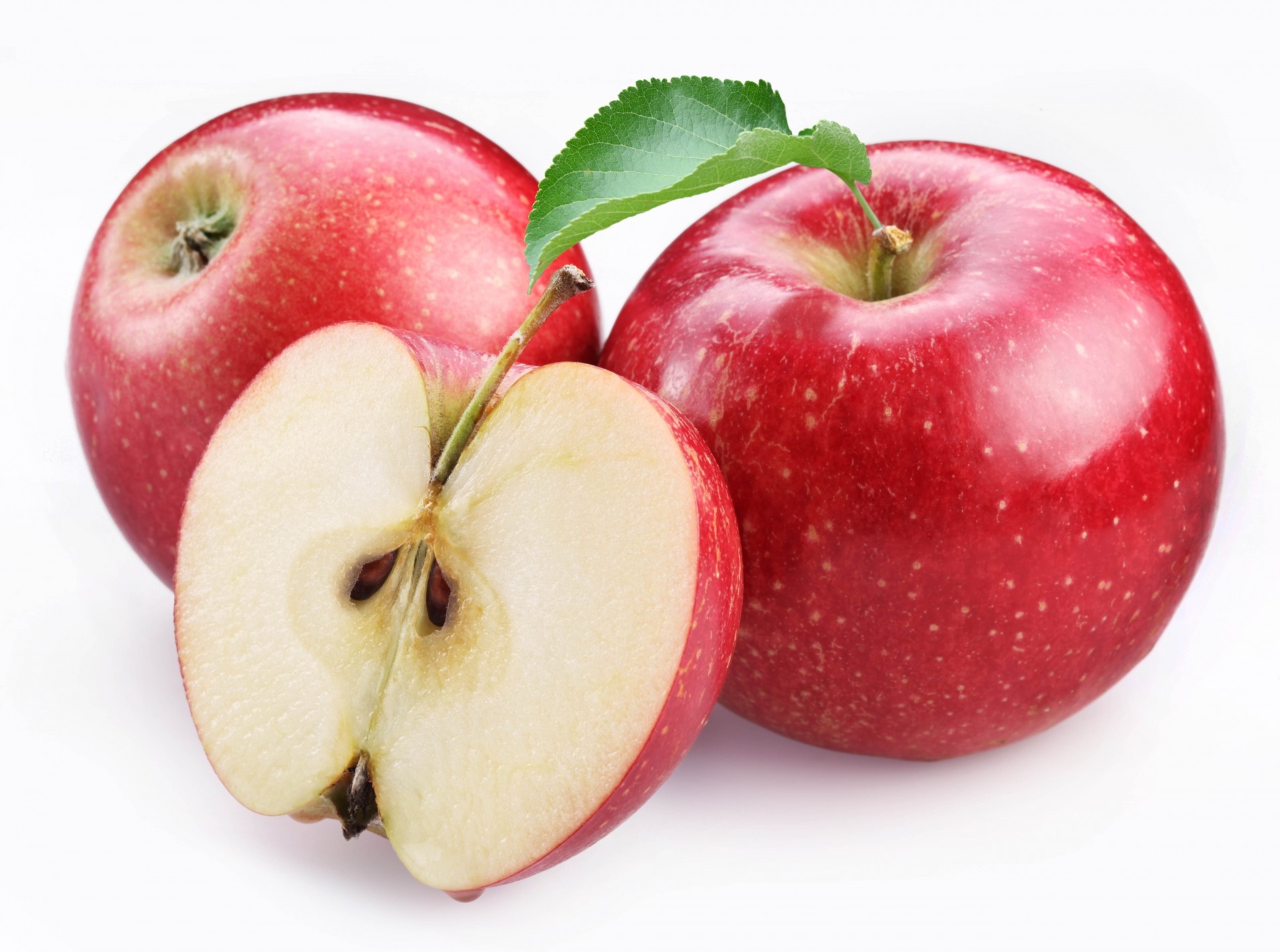 feuille trois fruits pommes queue fond blanc coupe