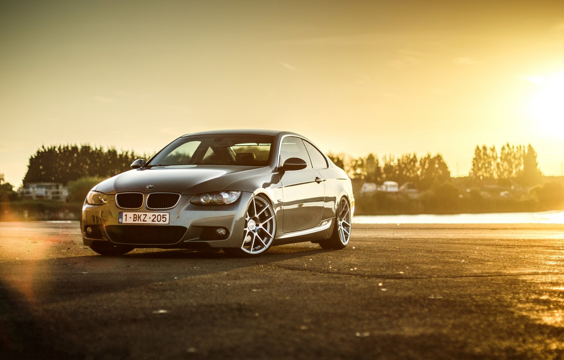 bmw 330d e92 gris bmw coupé coucher de soleil