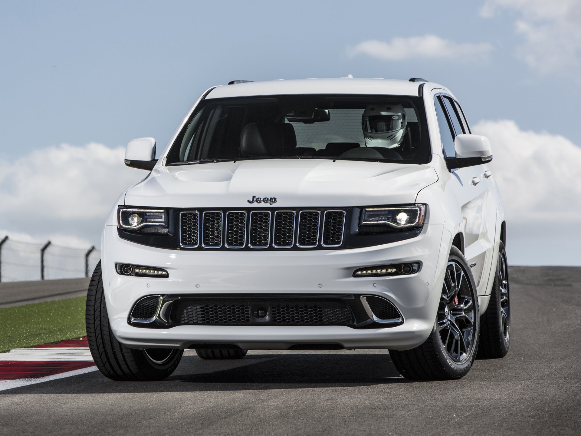 jeep grand cherokee srt frente coche potente