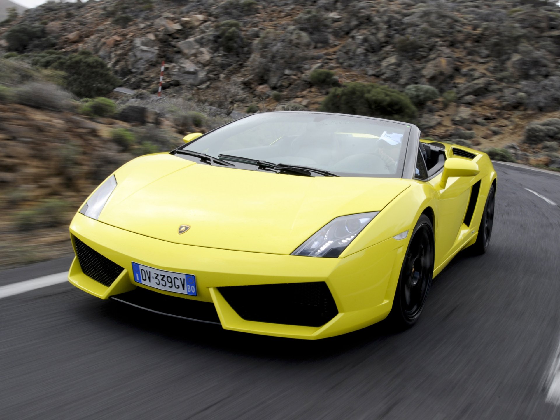 lamborghini gallardo lp560-4 spyder lamborghini gallardo cabriolet vue latérale route mouvement