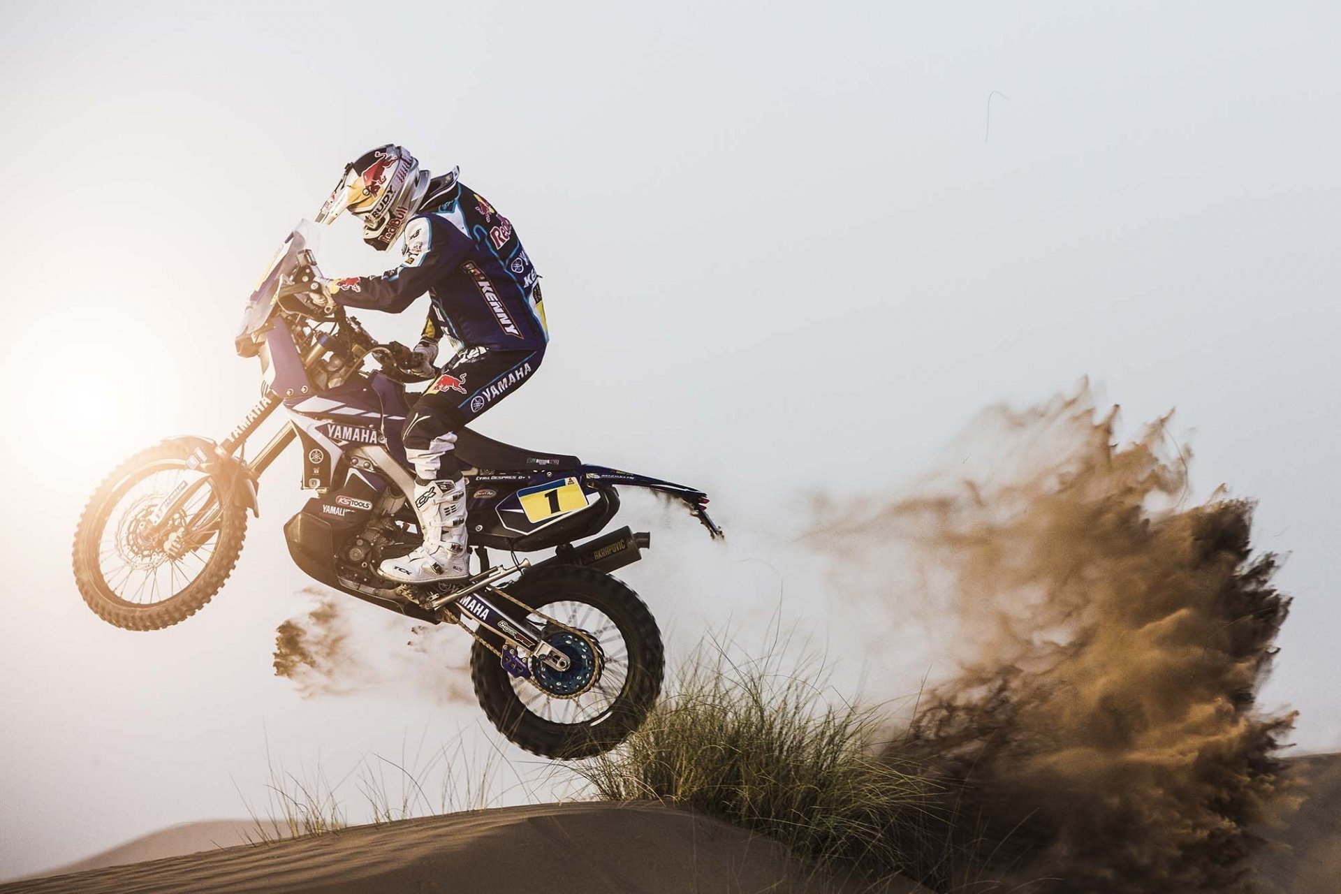 yamaha moto moto dakar rallye sport vitesse sable dune jour coureur vue latérale soleil