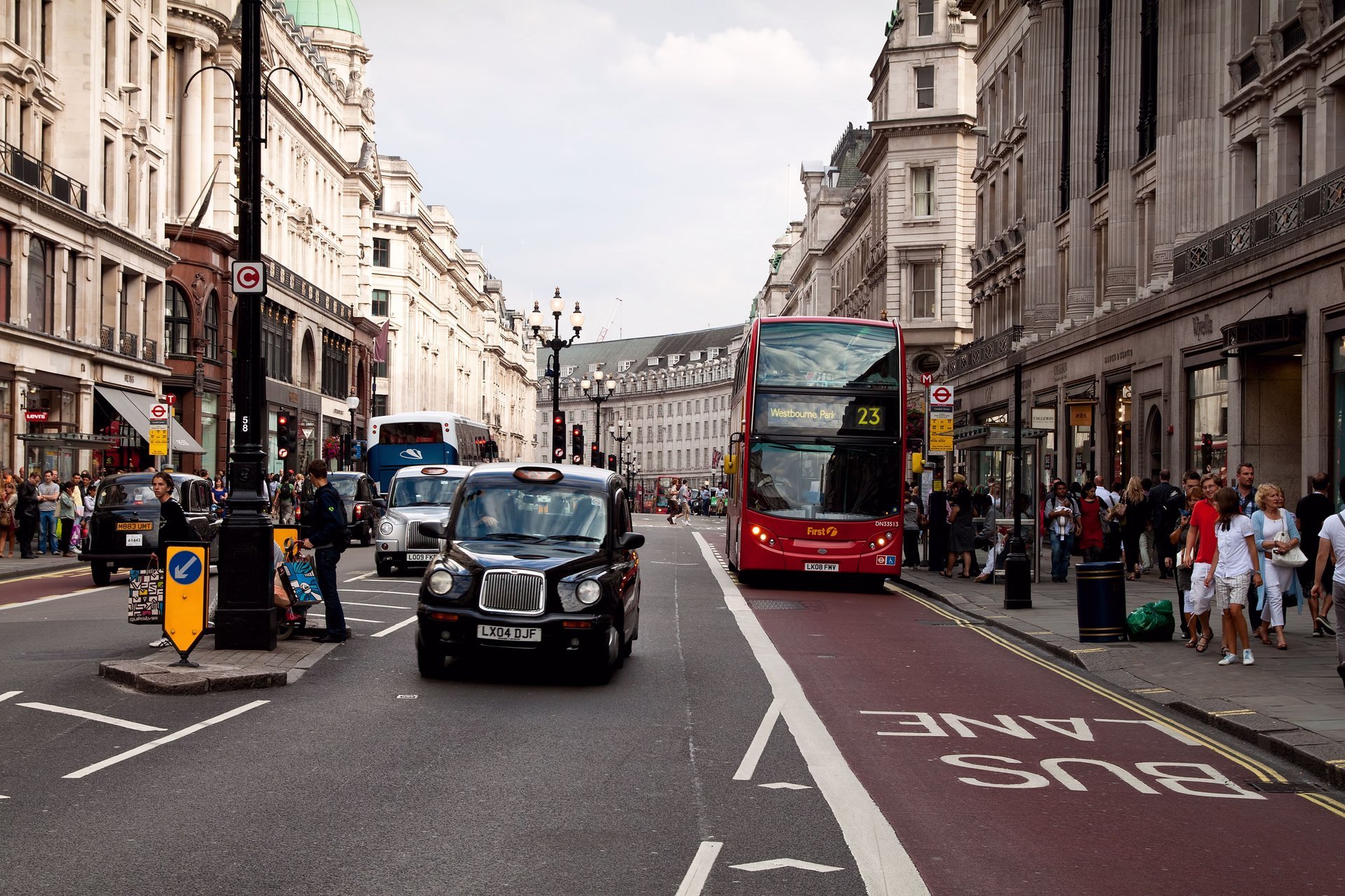 inghilterra buss stop londra strada autobus traffico strada