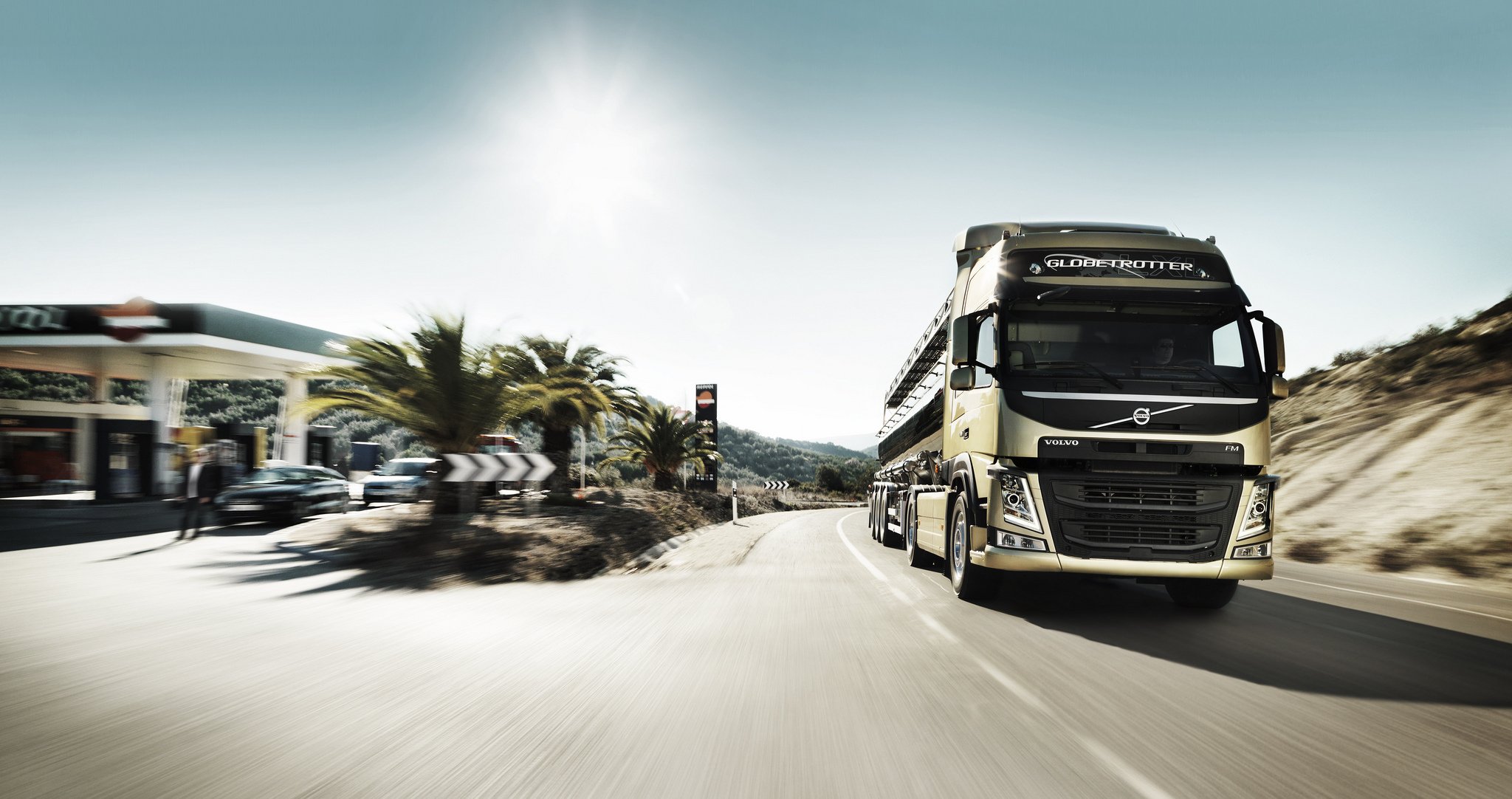 volvo fm грузовик передние тягач заправка солнце блик