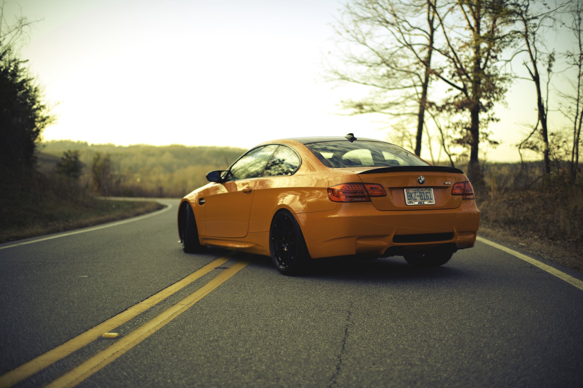 bmw m3 e92 orange bmw arrière route marquage