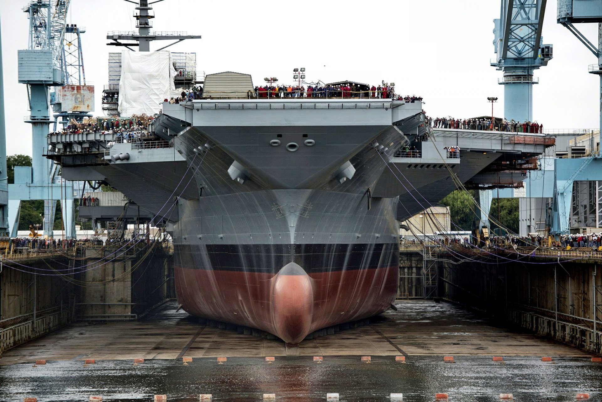 nave nave portaerei comando scafo dimensioni ponte bacino