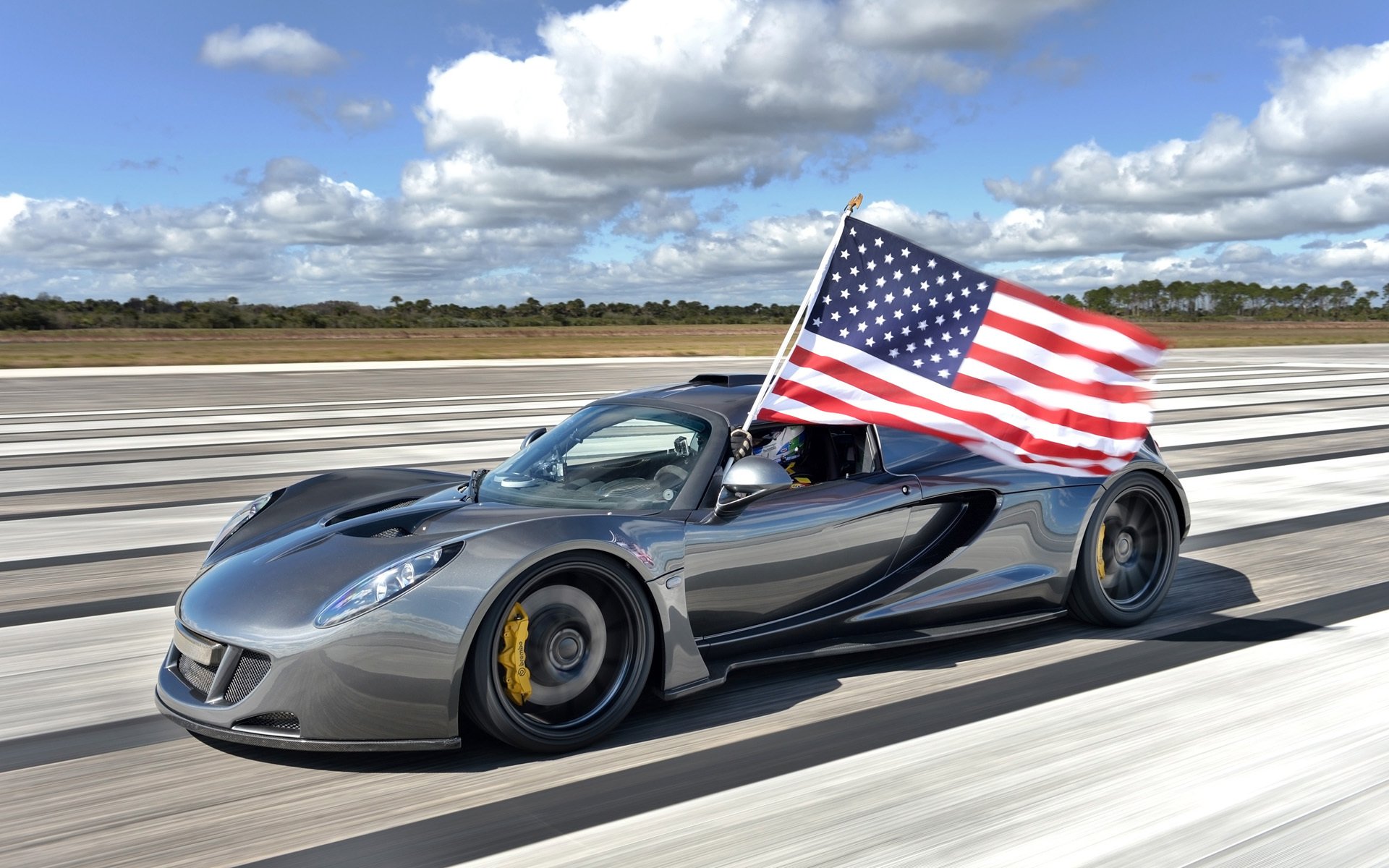 hennessey venom gt récord mundial de velocidad hennessey venom gt superdeportivo bandera frente cielo