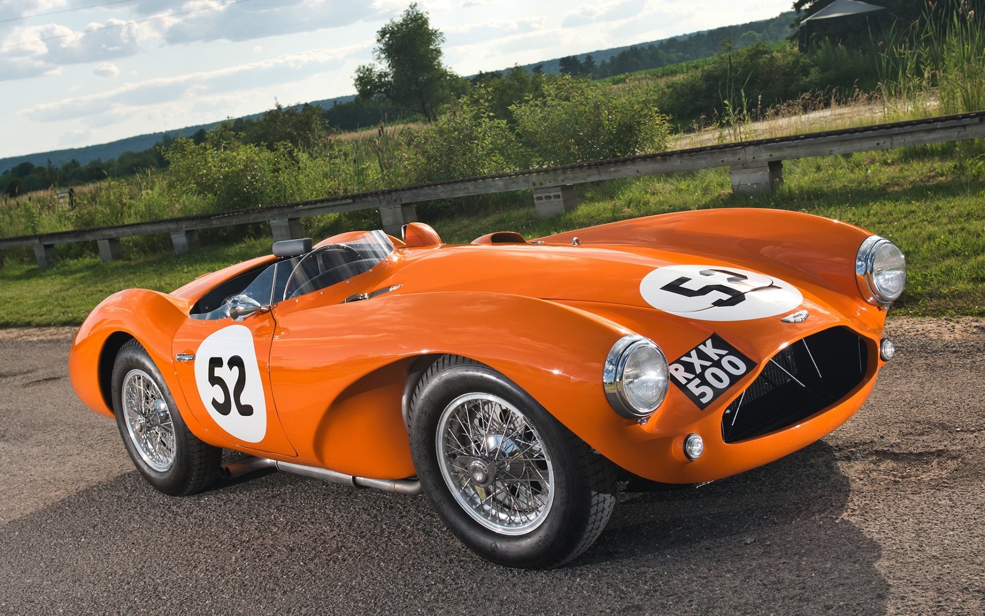 aston martin db3s 1953 aston martin avant orange classique belle voiture