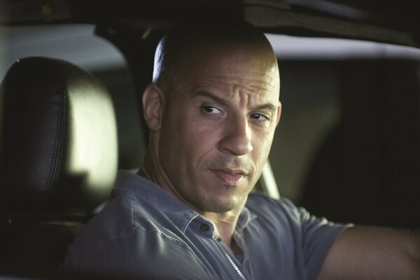 Vin Diesel in macchina al buio