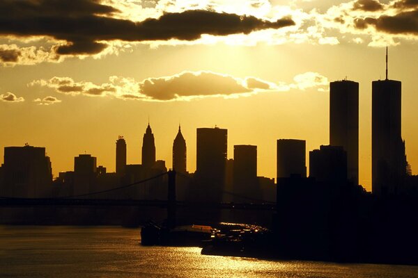 Красивый вечерний закат города нью йорк