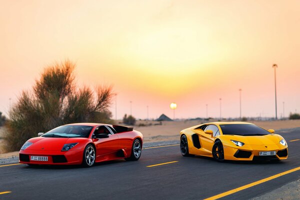 Lamborghini-Autos auf dem Hintergrund der Straße