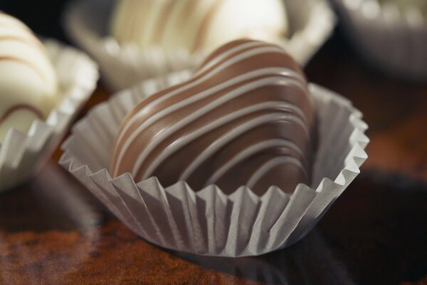 Caramelle al cioccolato in confezione di carta