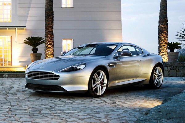 Aston Martin DB9