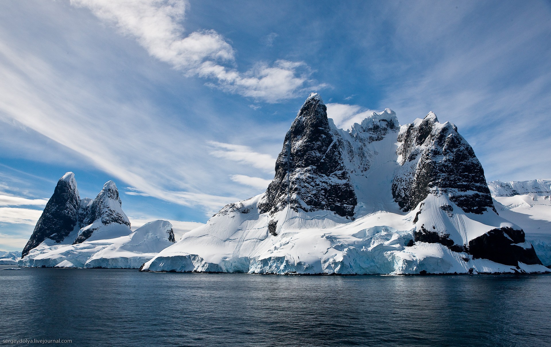 rocas nieve hielo agua