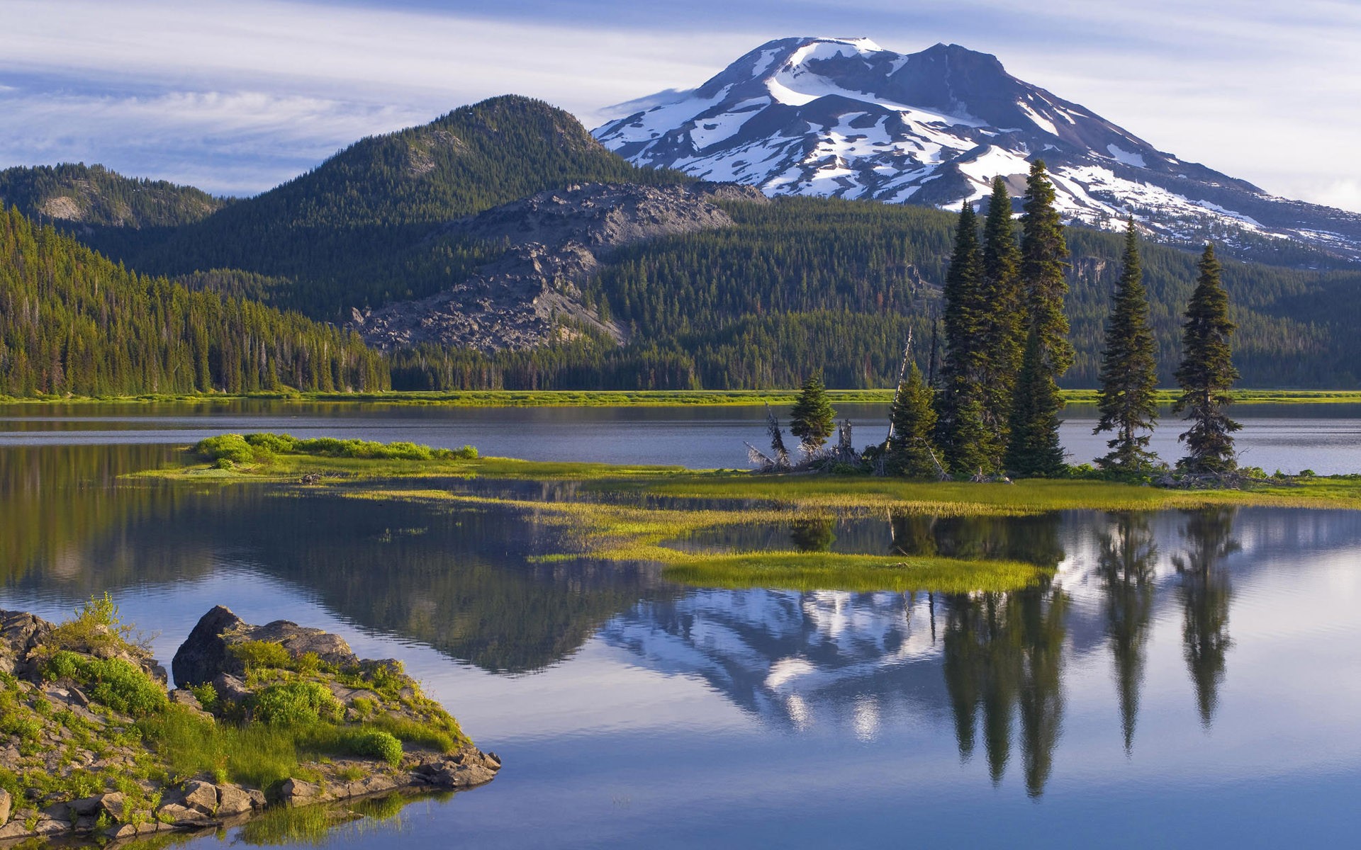 lac forêt montagnes