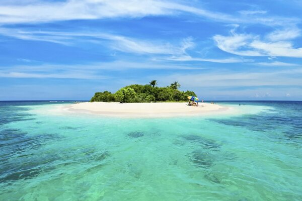 Île solitaire dans l océan Pacifique