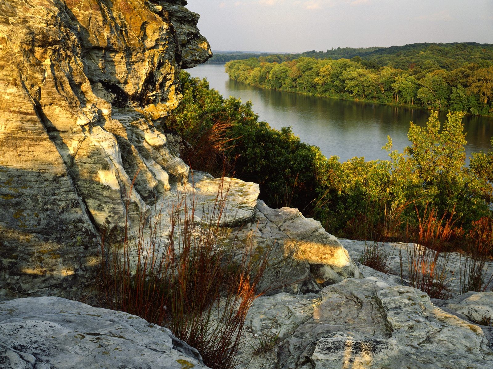 felsen ufer fluss