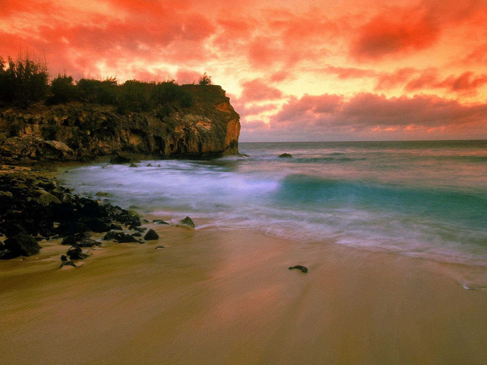 spiaggia tramonto onde