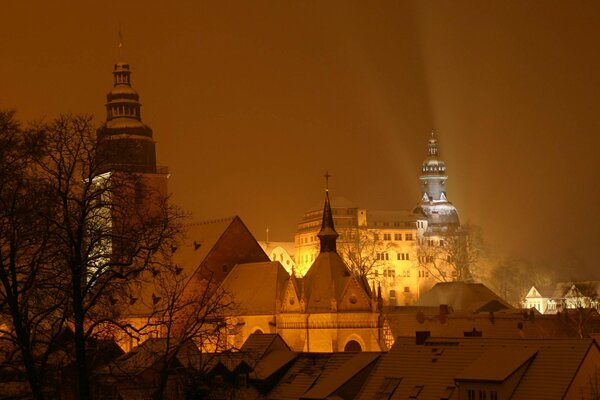 Festlicher Blick auf das Winterschloss