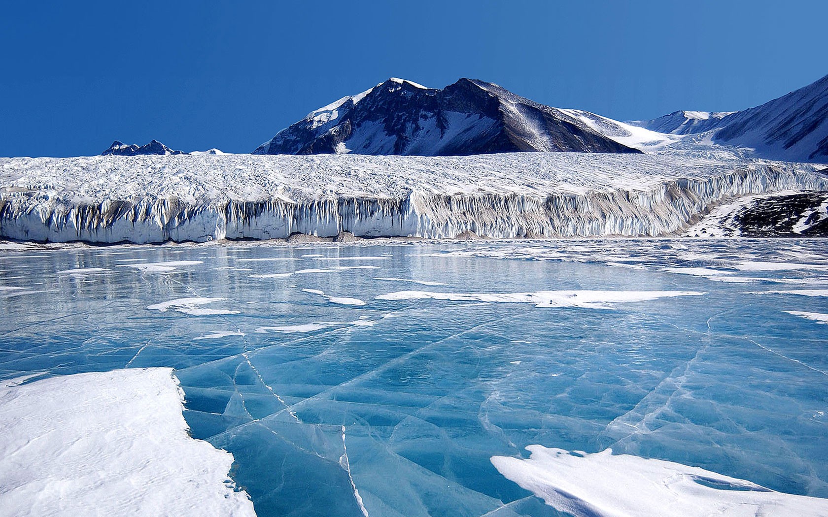 lago frixell transantartico montagne