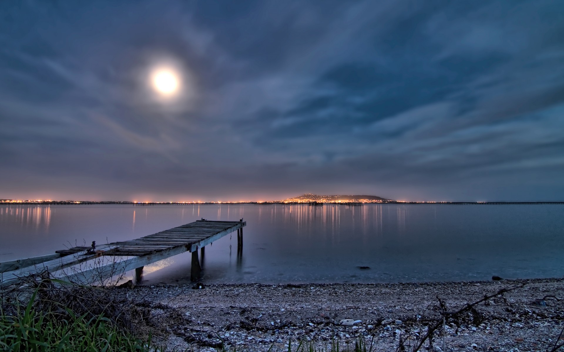 france pier night