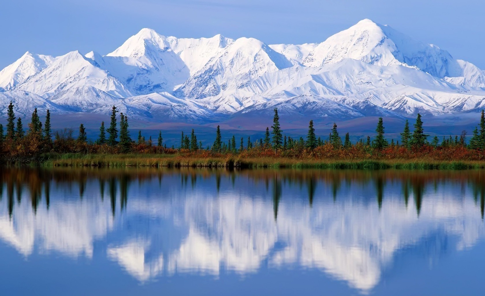 montagnes lac forêt