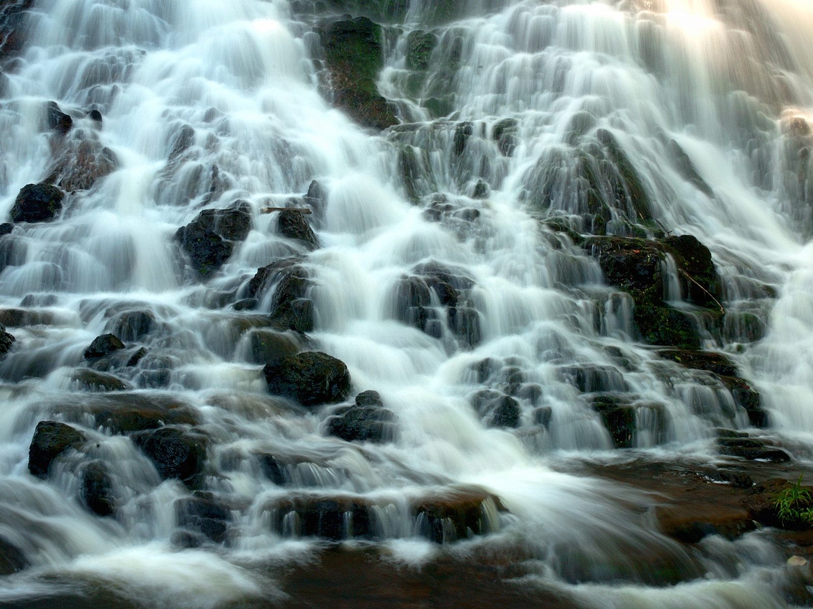 agua cascada piedras cascada corriente