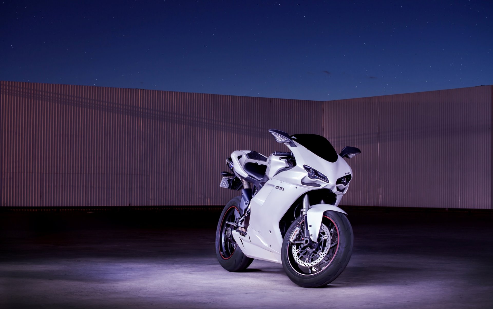 ducati 1198 bianco supersport bici ducati moto cielo