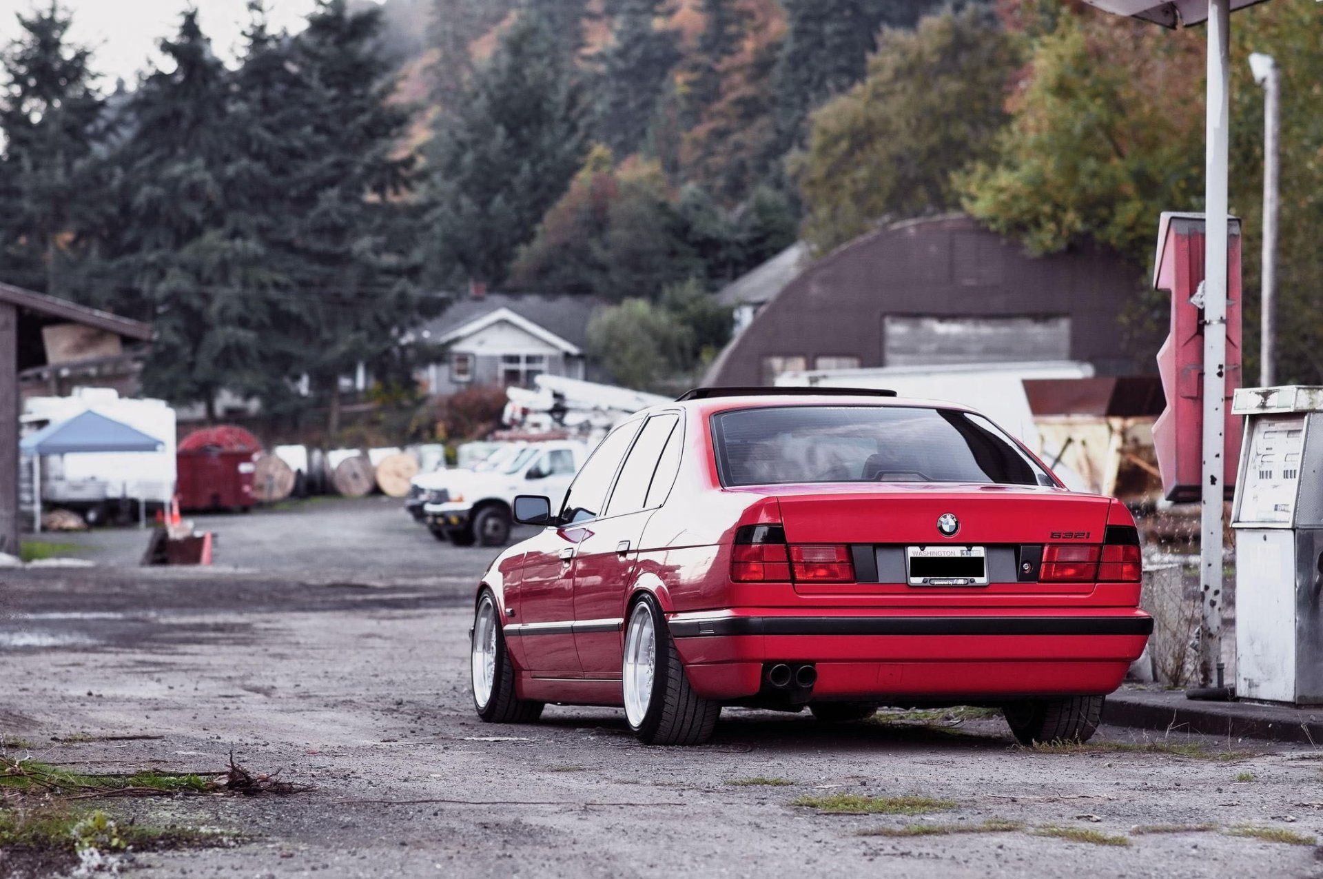 bmw e34 532i tuning czerwone