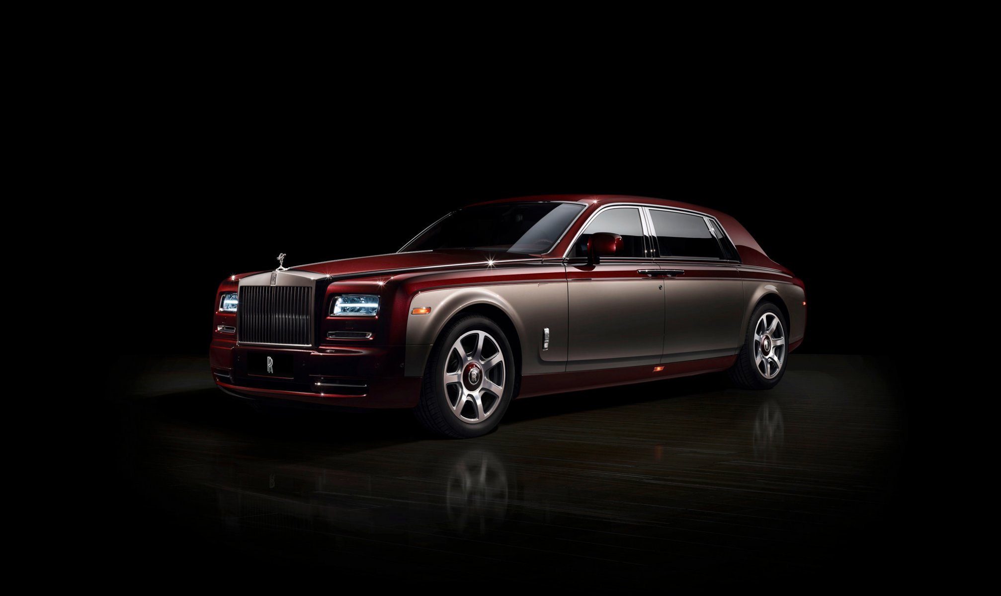 rolls royce phantom pinnacle путешествия черный фон